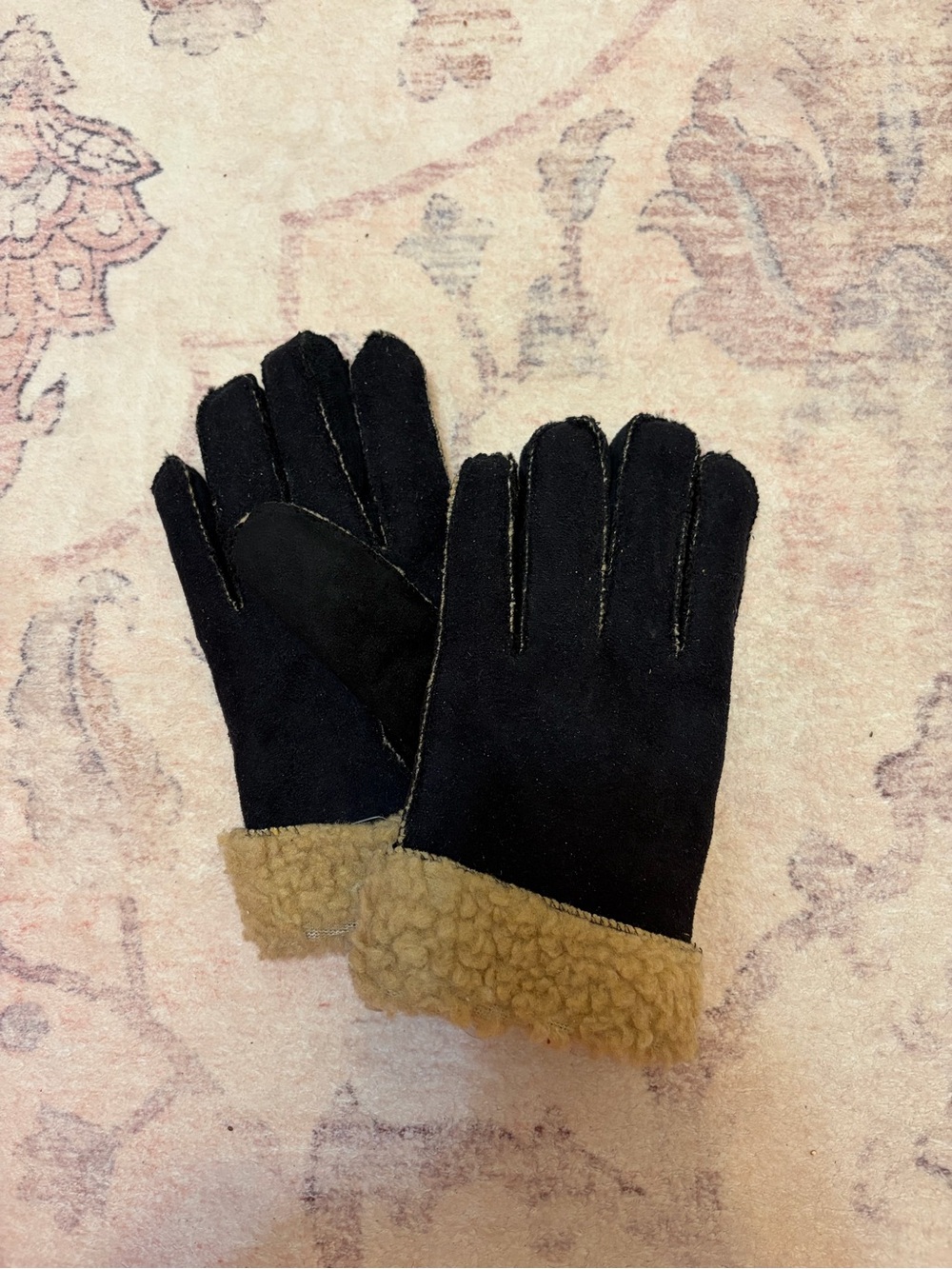 Women's Black Suede Gloves with Tan Sherpa Cuff